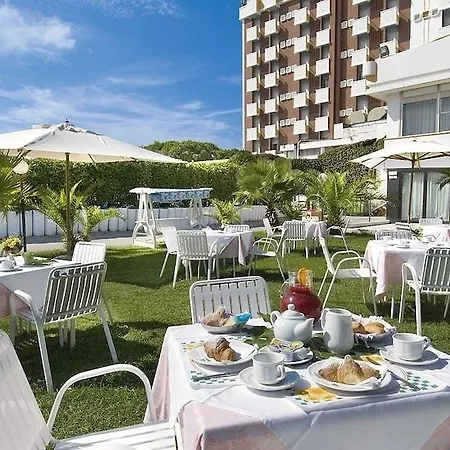 מלון Color Punta Nord Village -
