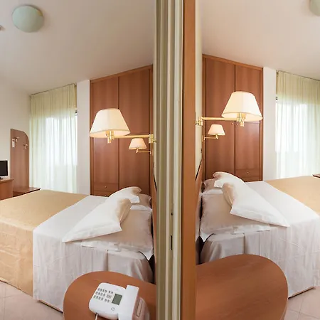 מלון Color Punta Nord Village -