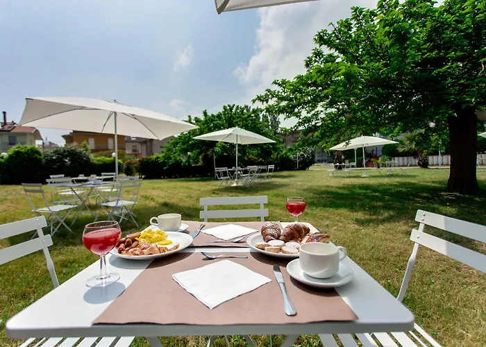 호텔 Color Punta Nord Village - Rimini 4*