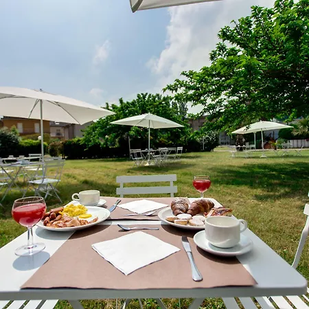 ホテル Color Punta Nord Village - Rimini 4*